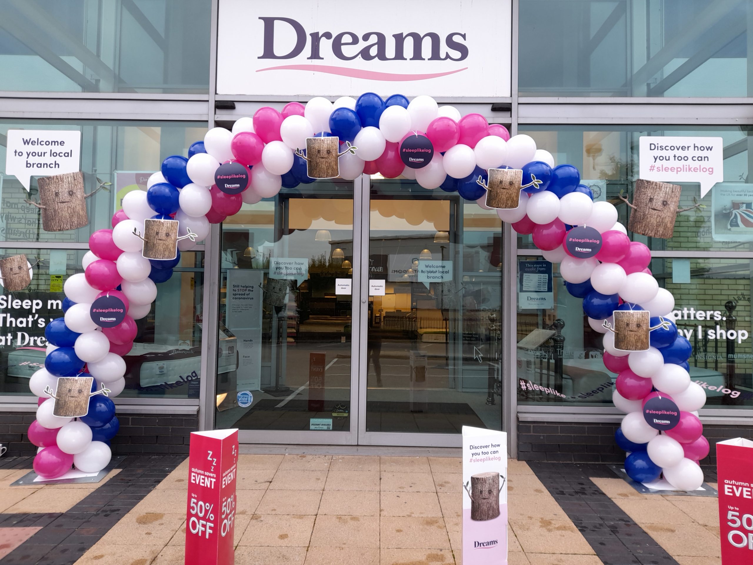 Dreams Brent Cross Balloon Arch